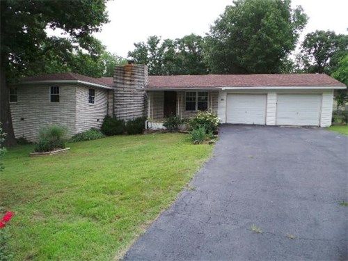 101 Sherwood Dr, Seneca, MO 64865