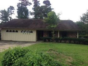 4585 Folsom Dr, Beaumont, TX 77706