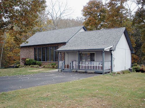 537 Calvin St, Kingston, TN 37763