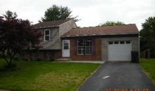 2829 Pebblebrook Dr Lancaster, PA 17601