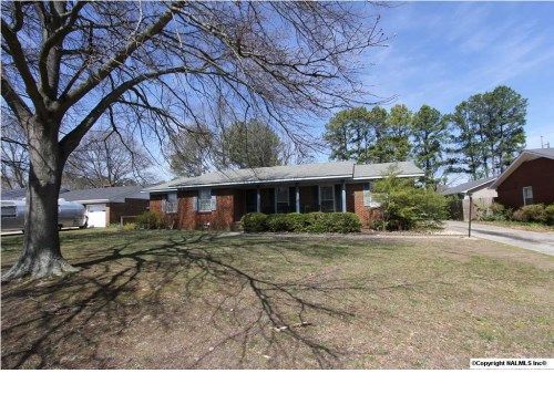 1910 Azalea Circle, Decatur, AL 35601