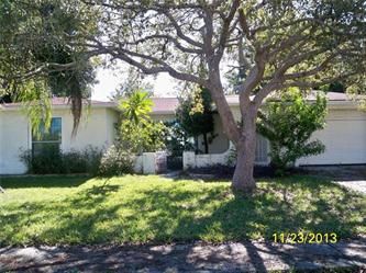 3250 Pinon Dr, Holiday, FL 34691