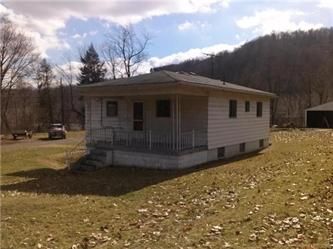 133 Rea Ave, Mingo Junction, OH 43938