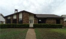 2702 Holy Cross Ln Garland, TX 75044