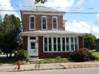 114 W Van Trees St, Washington, IN 47501