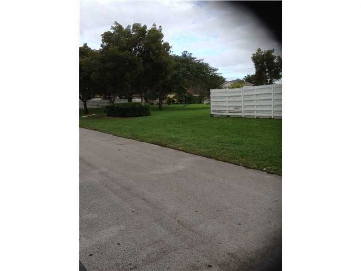 14343 SW 150 TE, Miami, FL 33186
