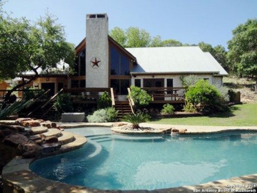 1800 Casa Sierra, Canyon Lake, TX 78133