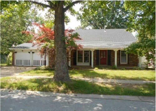 10 Shalfleet Court, Florissant, MO 63033
