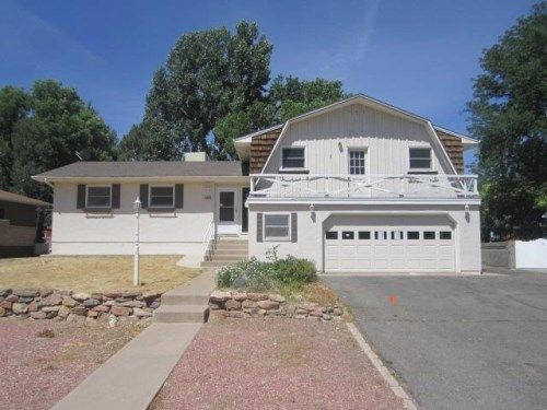 163 University Cir, Pueblo, CO 81005
