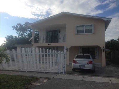 921 E 16 PL, Hialeah, FL 33010