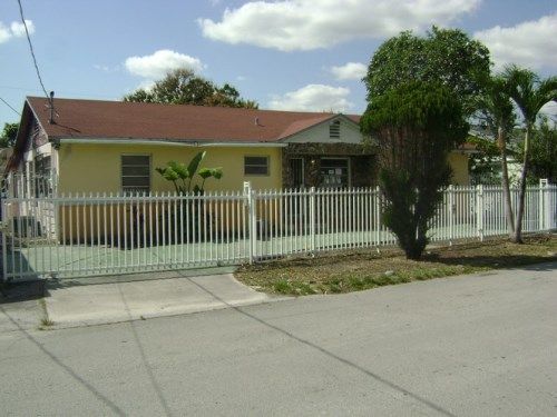 3006 SW 24 ST, Miami, FL 33145