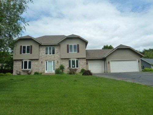 1915 Camellia Ct, Saint Cloud, MN 56301