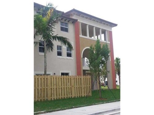 8960 NW 97 AV # 210, Miami, FL 33178