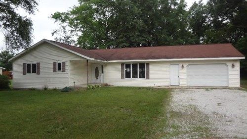 2655 E Tribue Dr, Knox, IN 46534