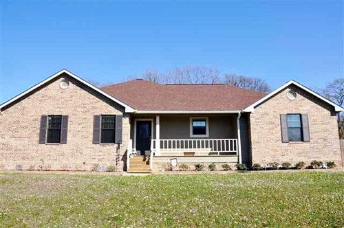 2001 Royal Dr W, Chandler, TX 75758