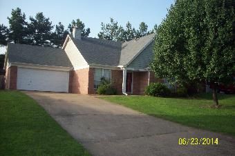 1952 Thomas St, Horn Lake, MS 38637