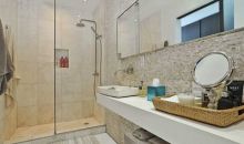 1425 BRICKELL AV # PH4F Miami, FL 33131