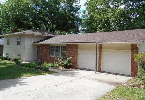 2908 Sante Fe Ln, Lawrence, KS 66047