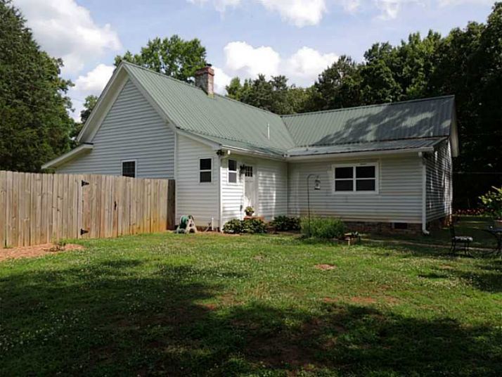 141 E Davis Bridge Road, Villa Rica, GA 30180