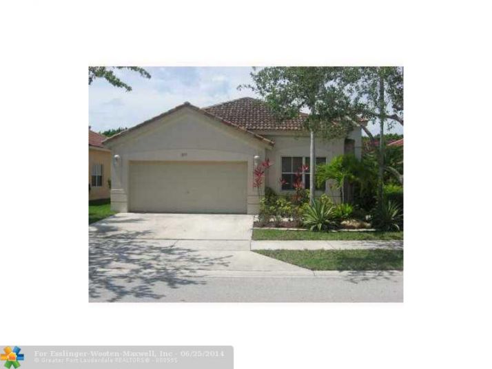 837 TANGLEWOOD CIR, Fort Lauderdale, FL 33327