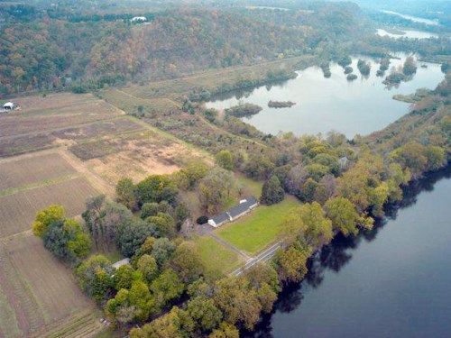 1095 RIVER RD, Erwinna, PA 18920