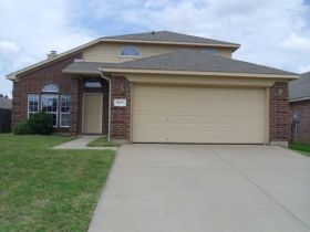 8137 Royal Terrace Ln, Fort Worth, TX 76120