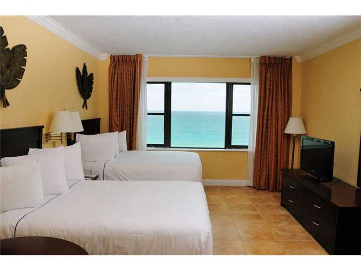 6345 COLLINS AV # PH-37, Miami Beach, FL 33141