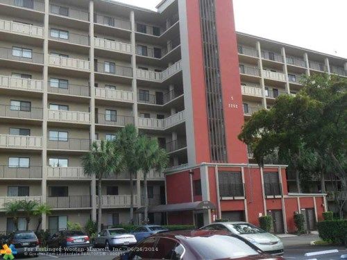 2202 S Cypress Bend Dr # 808, Pompano Beach, FL 33069
