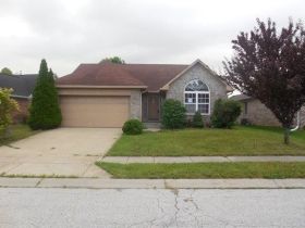 312 Polk Manor Dr, Greenwood, IN 46143