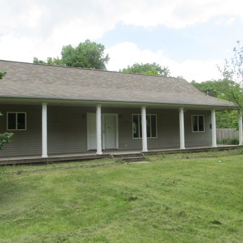 51082 Old Michigan, Belleville, MI 48111