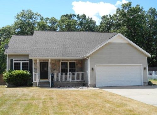 2033 Pleasant Oak Dr, Muskegon, MI 49445