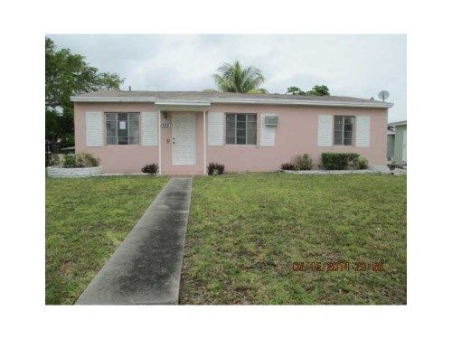 1325 NE 142 ST, Miami, FL 33161