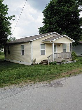 559 Market St, Crab Orchard, TN 37723