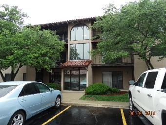 21w581 North Ave Apt 6, Lombard, IL 60148