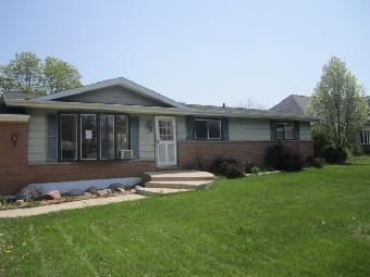 38055 N Coolidge Ave, Waukegan, IL 60087