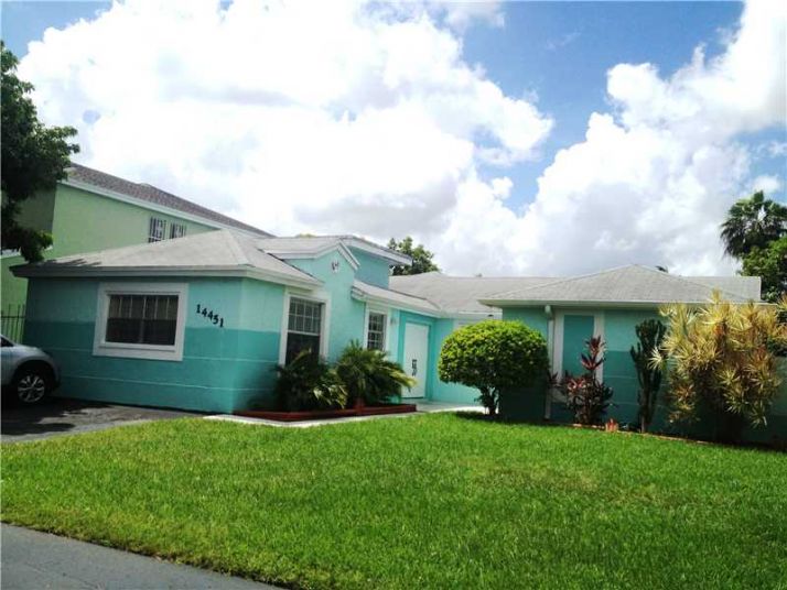 14451 SW 95 LN, Miami, FL 33186