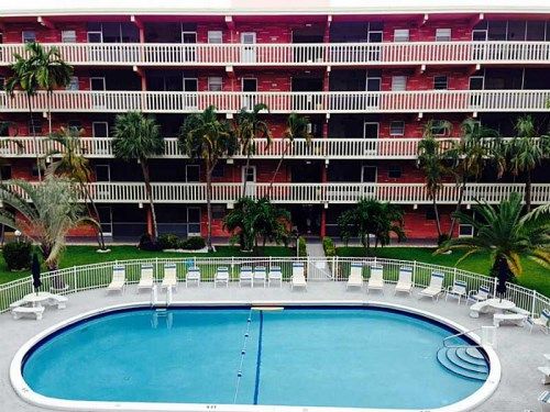 200 NE 12 AV # 6C, Hallandale, FL 33009