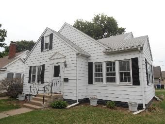 915 Mary St, Pekin, IL 61554