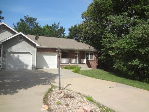 1013 Connecticut Ave, Manhattan, KS 66502