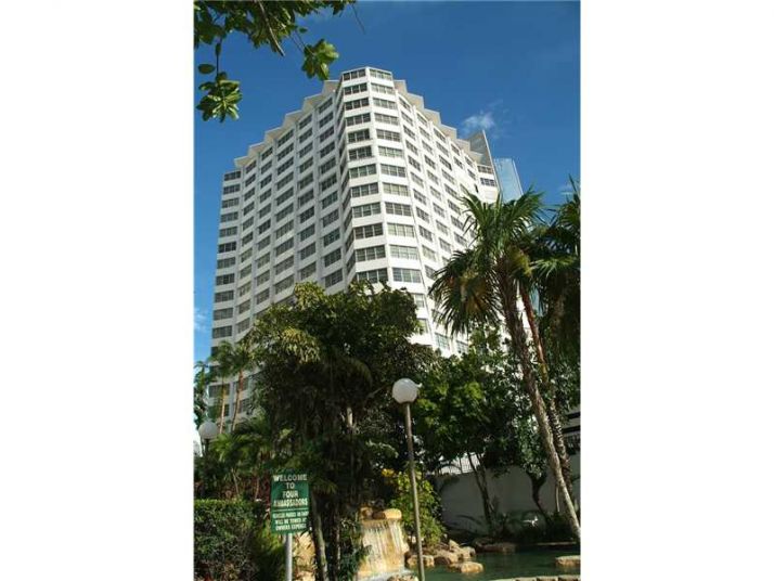 999 BRICKELL BAY DR # 303, Miami, FL 33131