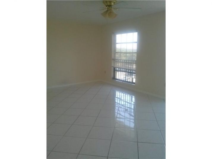 5550 NW 44 ST # 501B, Fort Lauderdale, FL 33319