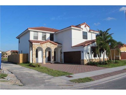 953 NW 104 AV, Miami, FL 33172