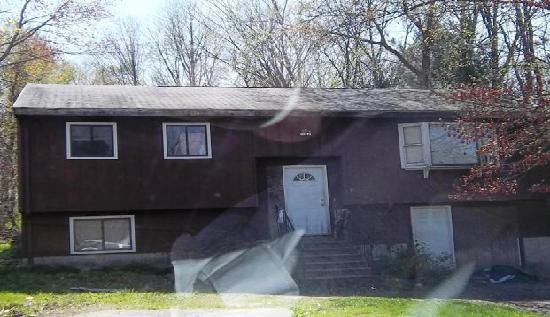 10 Eaton Ave, Auburn, MA 01501