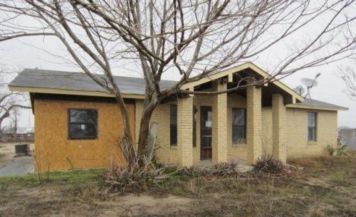 110 W Cleveland, Runge, TX 78151