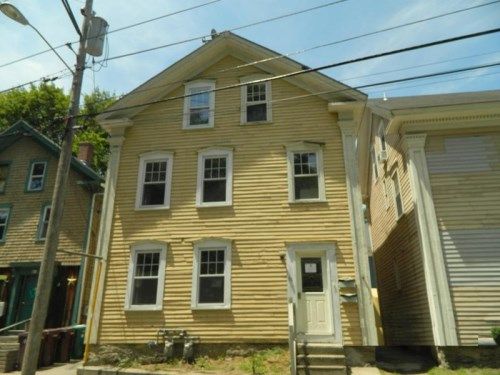 76 W School St, Woonsocket, RI 02895