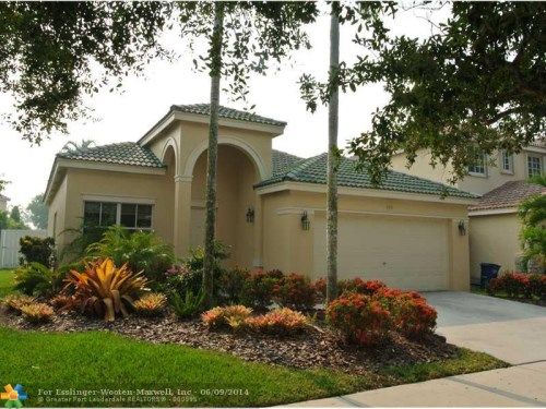 703 WILLOW BEND RD, Fort Lauderdale, FL 33327