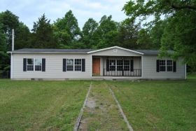 370 Grices Creek Road, Cumberland City, TN 37050