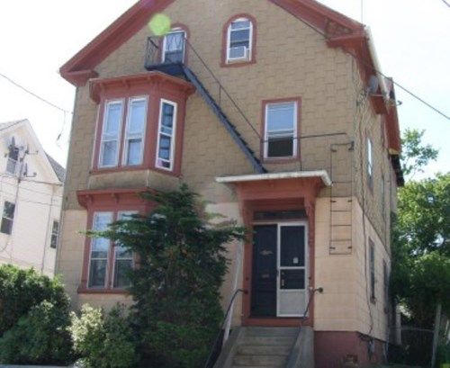 208 Magnolia St, Providence, RI 02909