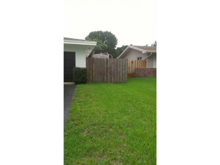7320 NW 14 ST, Fort Lauderdale, FL 33313