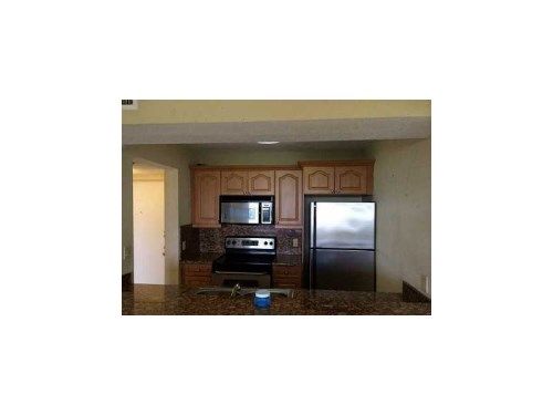 8180 GENEVA WY # 522, Miami, FL 33166